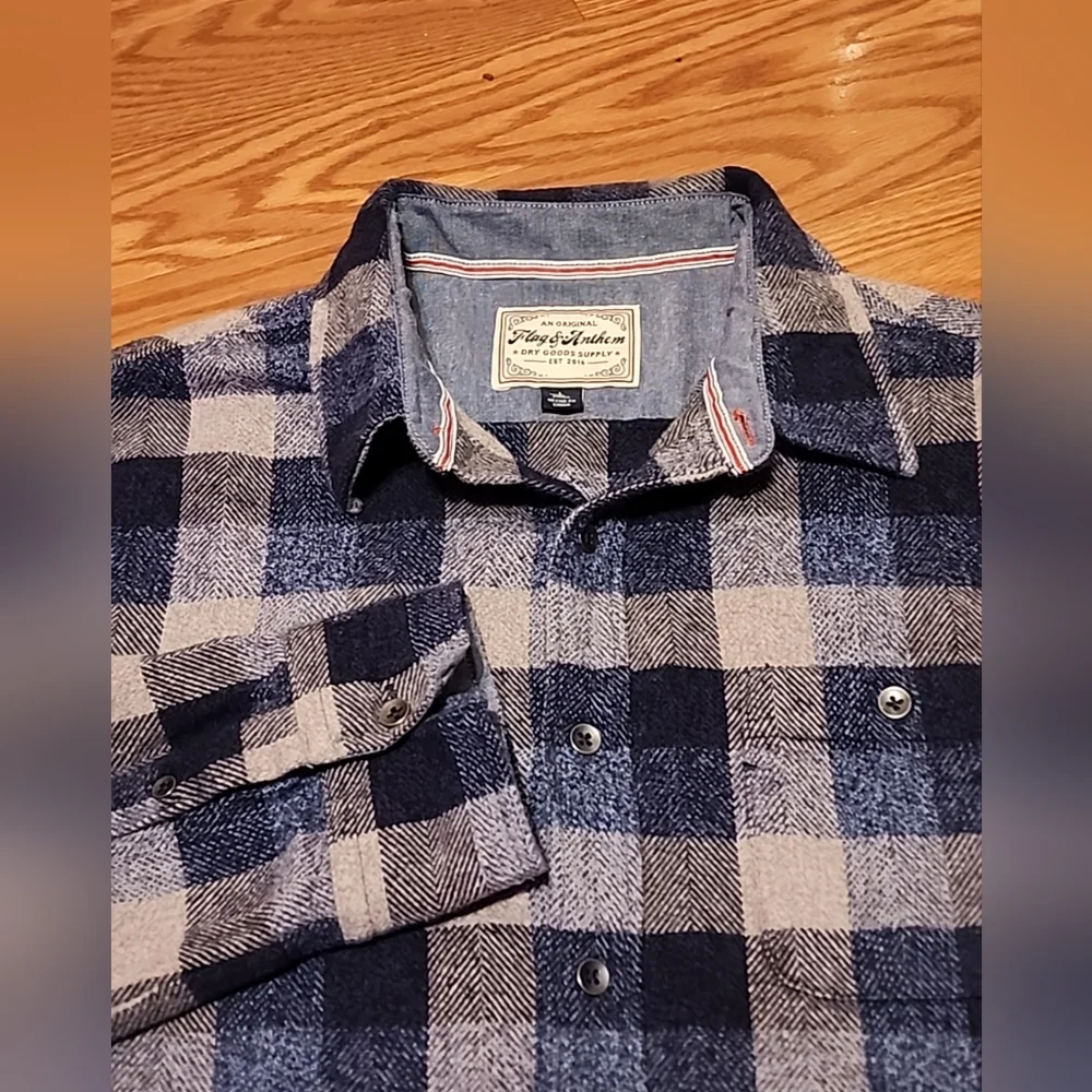 Nwot flag & anthem flannel long sleeve‎ shirt lg